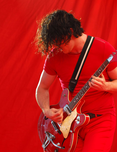 jack white white stripes bonnaroo manchester