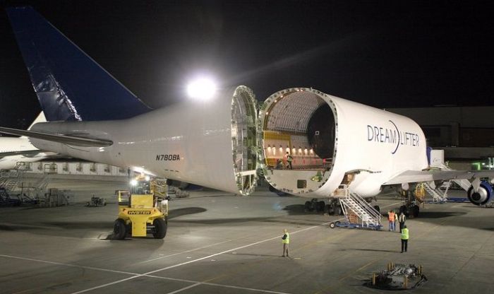 boeing dreamliner 787 dreamlifter