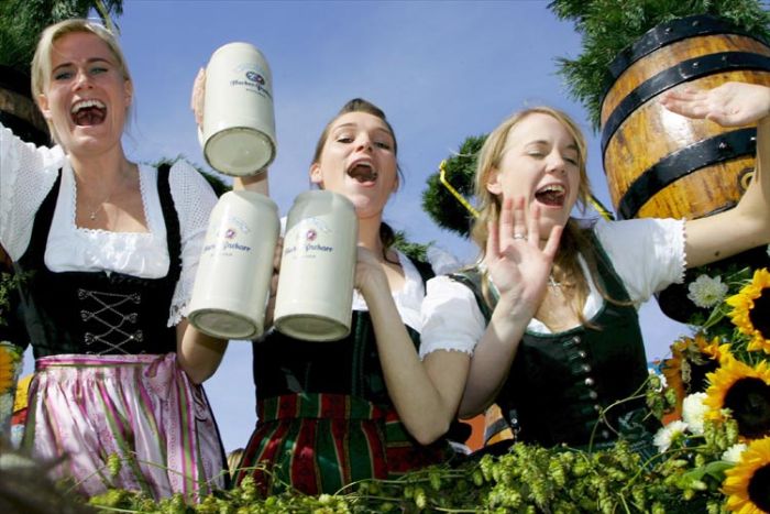 oktoberfest girls