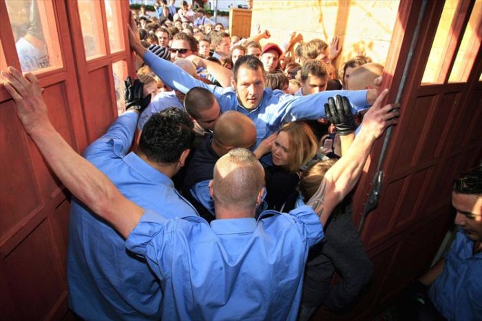 overcrowding at oktoberfest