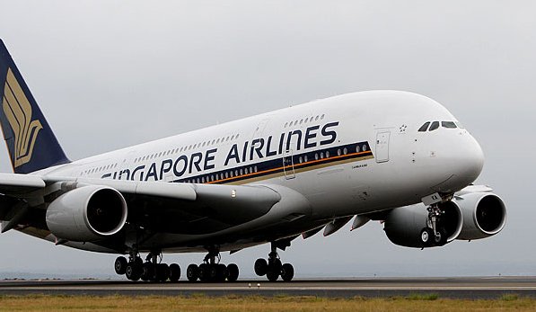 Посадка в аэропорту Сиднея airbus a-380 landing at sydney airport