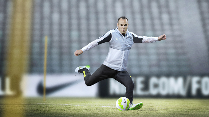 SP15_FB_Iniesta_Action_001_v2_original.jpg