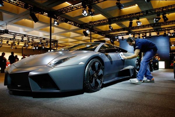 lamborghini reventon на автосалоне в лос-анджелесе 2007