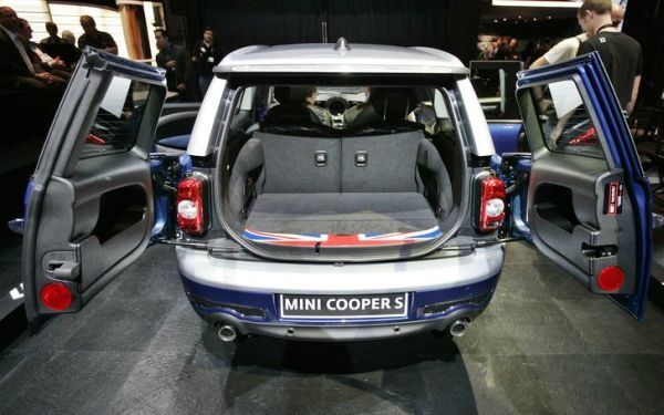 mini cooper s clubman at auto show in los angeles - november 2007