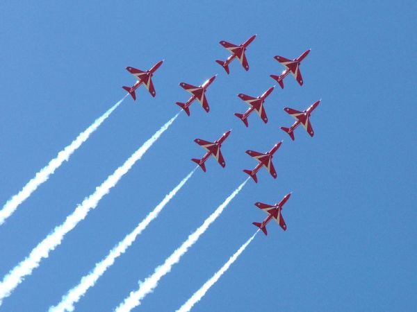 red_arrows01.jpg