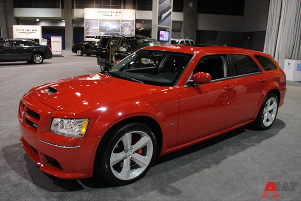 dodge_magnum_srt-8.jpg