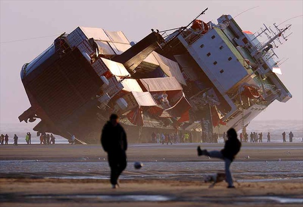 Amazing picture of the ferry that ran aground in Blackpool