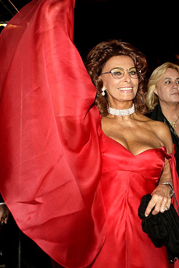 sophia loren софия лорен посетила карнавал на острове тенерифе