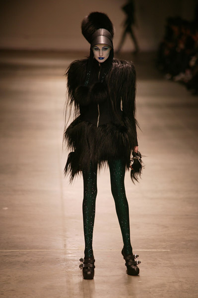 Gareth Pugh - London Fashion Week A/W 2008/09 - Runway