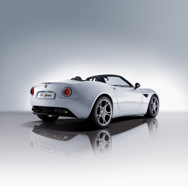 Alfa Romeo 8C Spider открытое купе