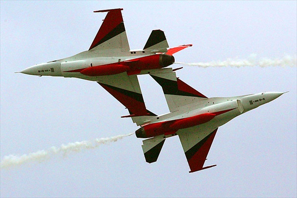 aerobatic display at the Singapore Airshow