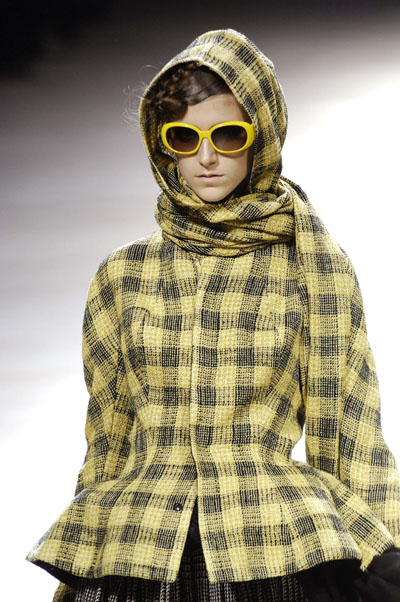 Yohji Yamamoto Autumn/Winter 2008/2009 women's ready-to-wear fashion show