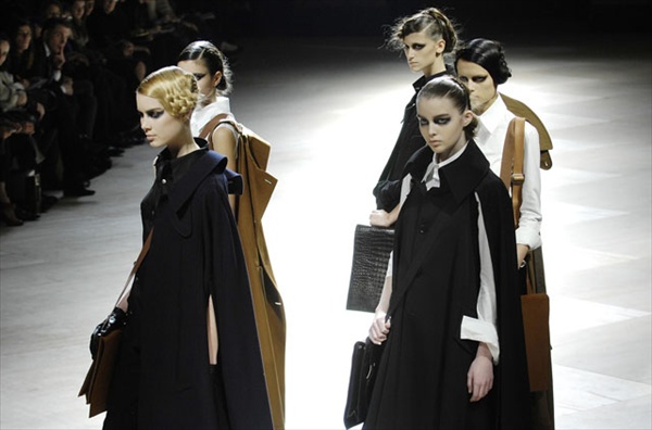 Yohji Yamamoto Autumn/Winter 2008/2009 women's ready-to-wear fashion show