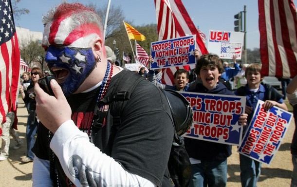 Pro-war demonstrators march near the US Capitol on the fifth anniversary of the US war in Iraq