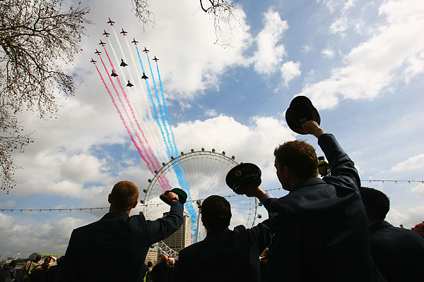 Военно-воздушные силы Великобритании (RAF) решили отметить свое 90-летие