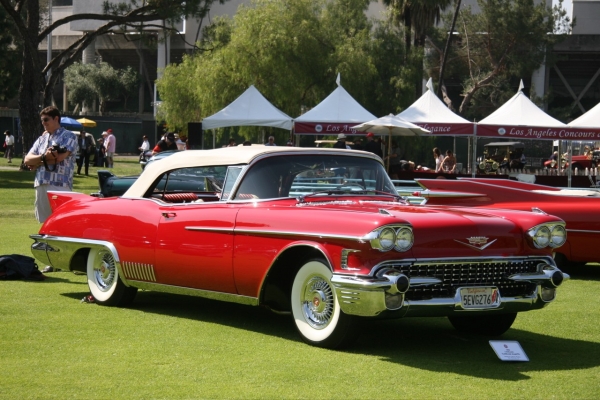 Cadillac Eldorado Biarittz выпуска 1958 года