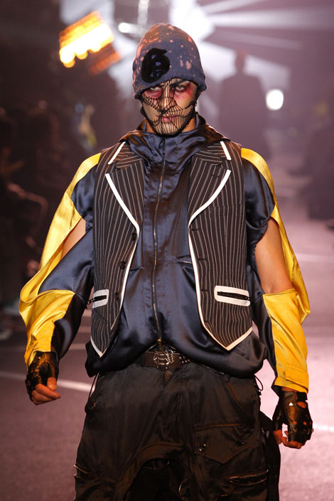 john_galliano_menswear_paris_fashion_week08.jpg