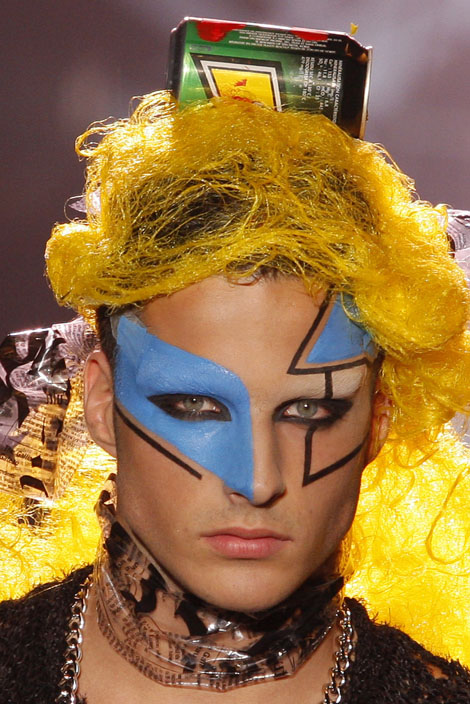 john_galliano_menswear_paris_fashion_week09.jpg