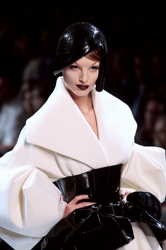 galliano_for_christian_dior_hautecouture_paris13.jpg