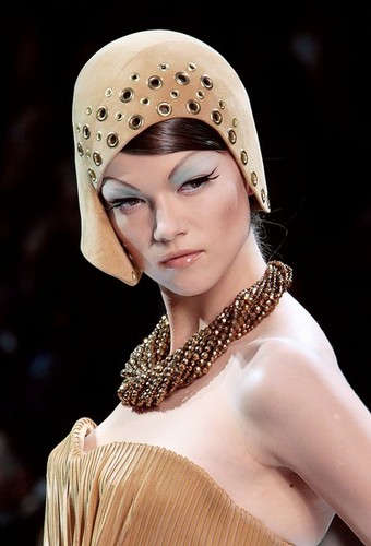 galliano_for_christian_dior_hautecouture_paris14.jpg