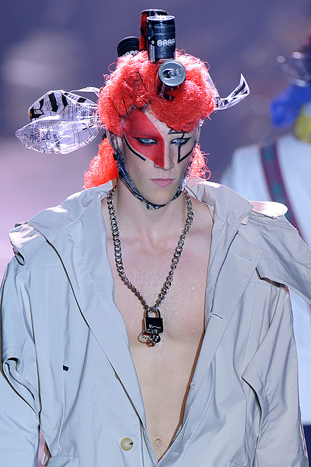 galliano_for_men_paris_fashion_show05.jpg