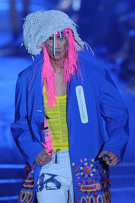 galliano_for_men_paris_fashion_show08.jpg