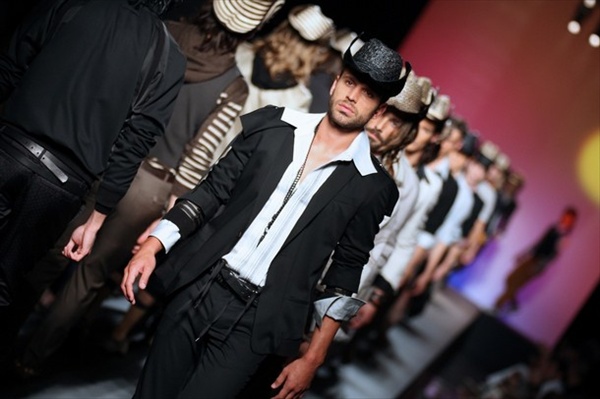 jeanpaul_gaultier_paris_mens_fashion_week08.jpg