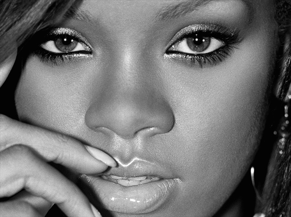 rihanna_company_magazine_photoshoot15.jpg