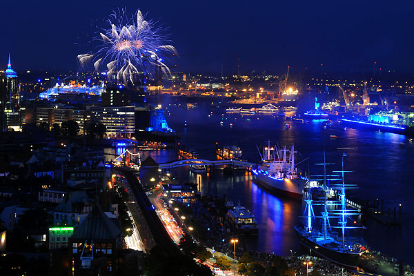 queen_mary2_hamburg02.jpg