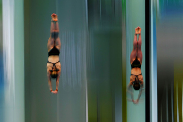 synchronised_swimming_australian_team_jump_briony_cole_melissa_wu.jpg