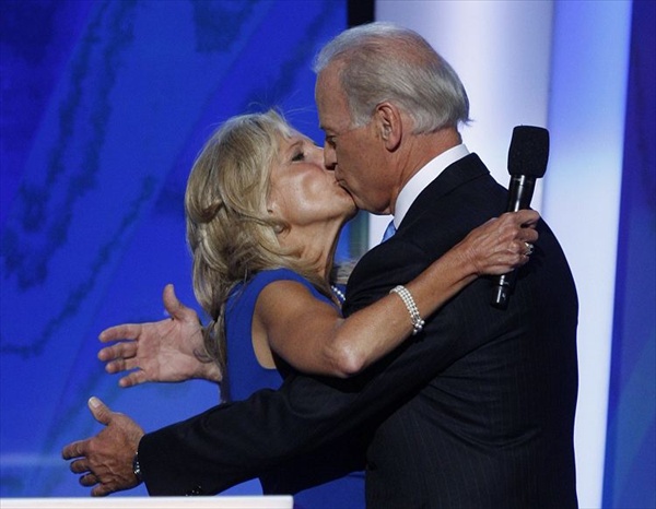 democrats2008_joe_biden_with_wife_jill.jpg