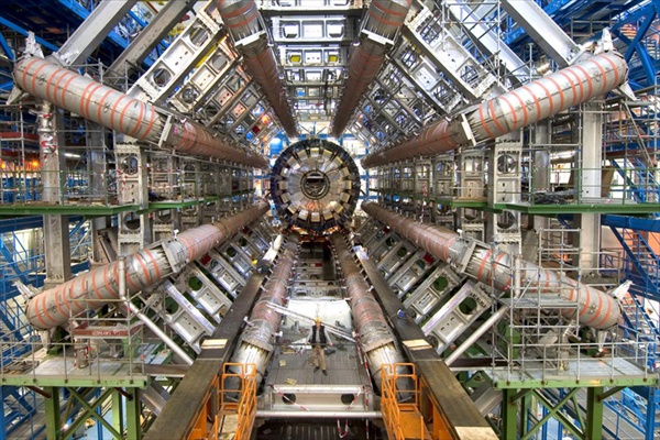 lhc_cern.jpg