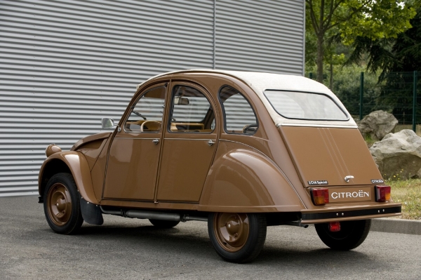 Citroen 2CV by Hermes 