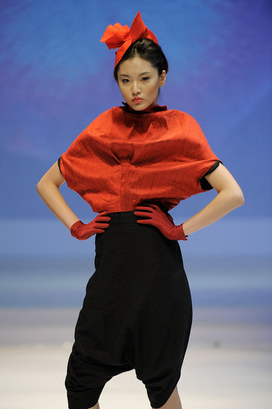 hong_kong_fashion_week_oka_diputra_international_fashion_designers_show.jpg