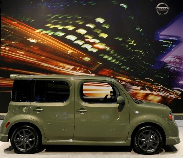 chicago_auto_show_nissan_cube.jpg