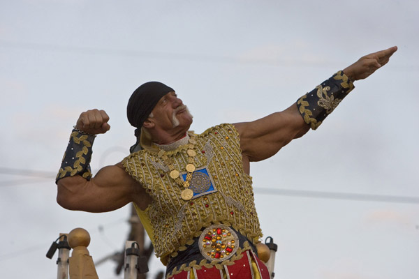 hulk_hogan_mardi_gras_king_bacchus02.jpg