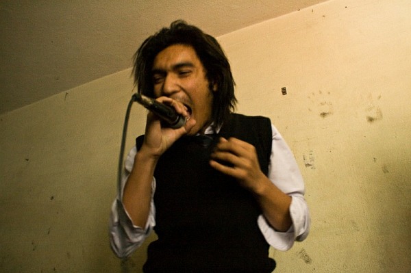 nepal_kathmandu_rockschool_shouting_leader_IMG_0390.jpg