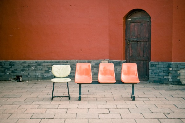 ch_shenyang_forbidden_palace_chairs_IMG_4082.jpg