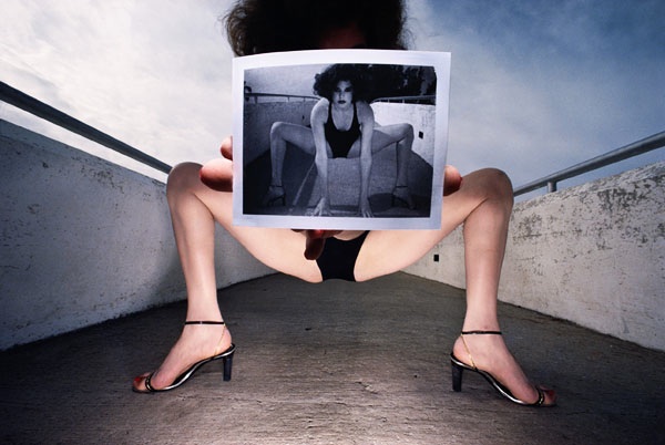 guy_bourdin_charles_jourdan08.jpg