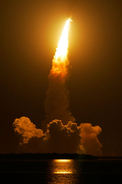 space_shuttle_endeavour_start02.jpg