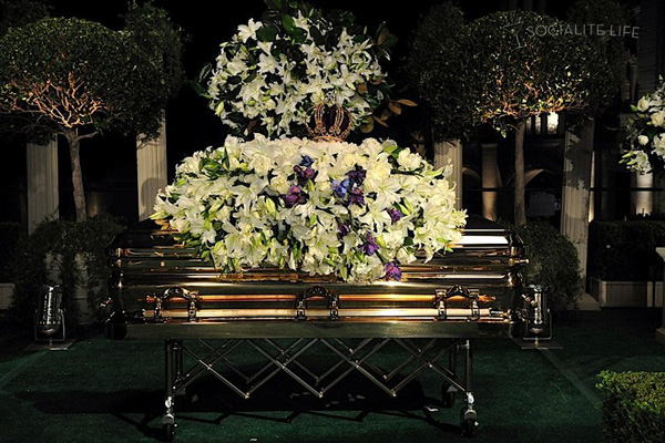 gallery_enlarged-michael-jackson-funeral-09042009-01.jpg
