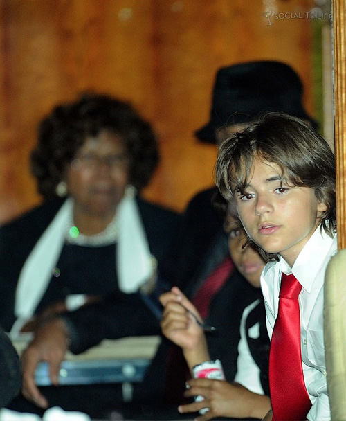 gallery_enlarged-michael-jackson-funeral-09042009-12.jpg