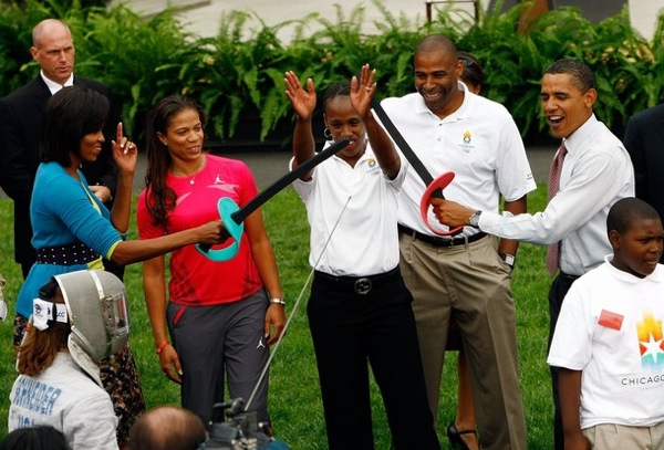 chicago_2016_obama_supports3.jpg