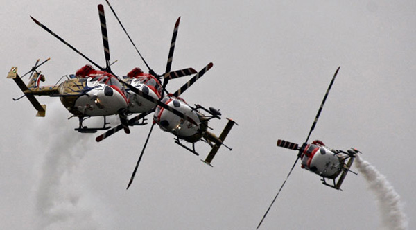 06-india-helicopters-n09100.jpg