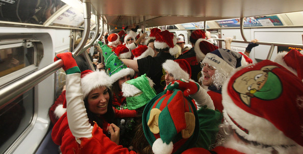 New+Yorkers+Dress+Up+Santa+SantaCon+Gathering+CcA1peDYSotl.jpg