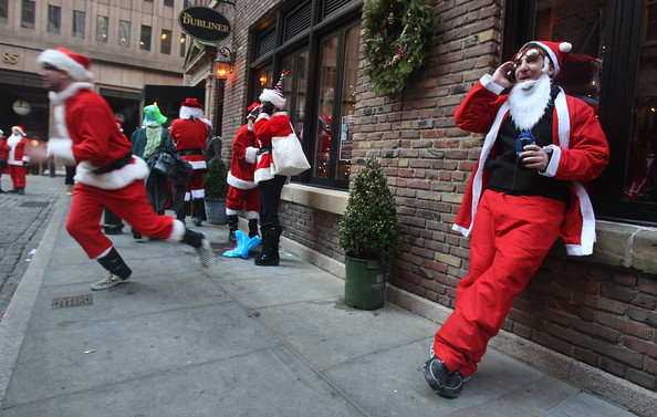 New+Yorkers+Dress+Up+Santa+SantaCon+Gathering+SElZLXJ-w9Bl.jpg