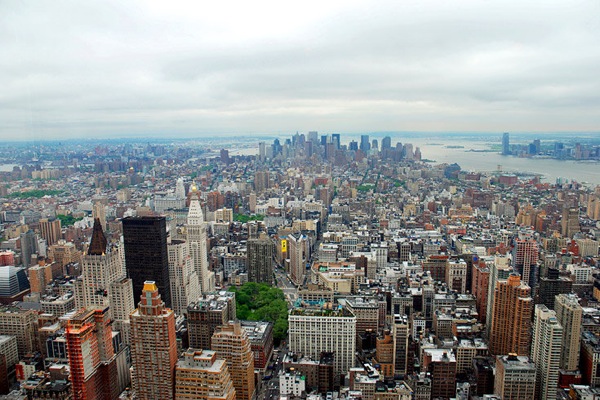 new_york_manhattan_empire_state_building.jpg