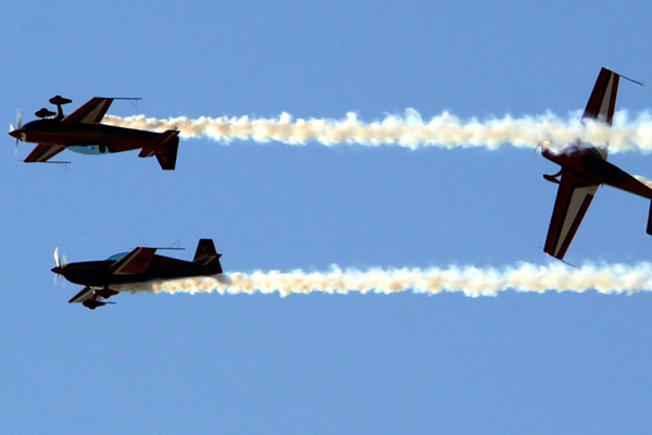 bahrain_airshow_royal_jordanian_falcons.jpg