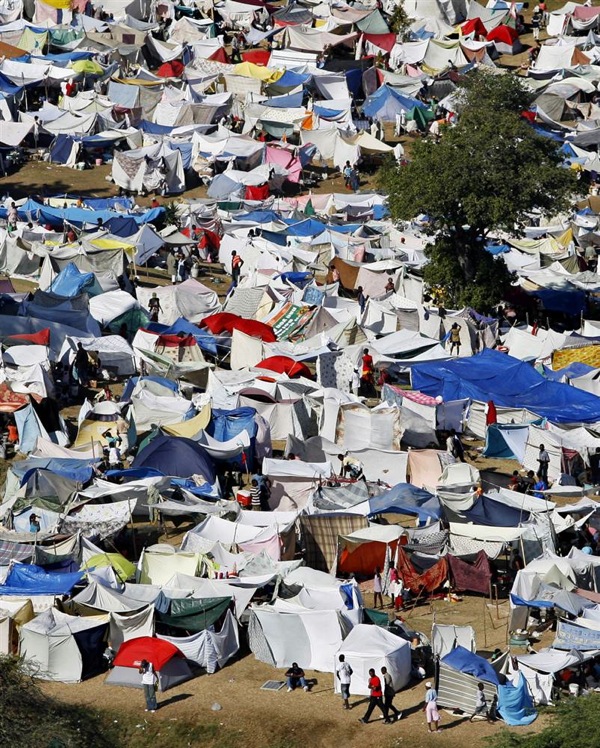 haiti_earthquake_aerial_tent_city.jpg