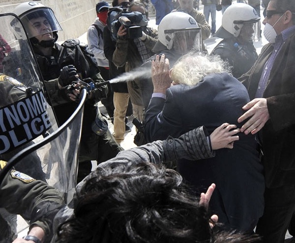 greece_unrest_protests35.jpg